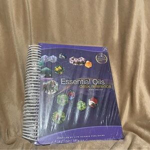 Purple Essential Oils Desk Reference Sixth Edition